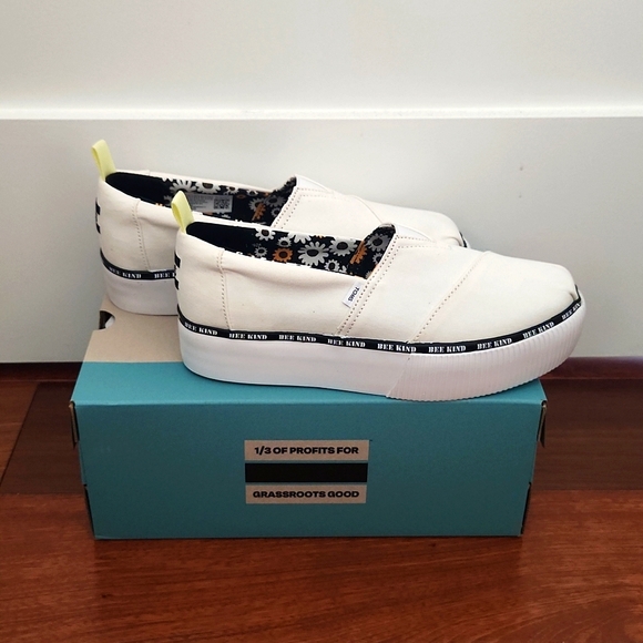 NWT TOMS White Alpargata Boardwalk White Canvas platform espadrilles. Size 6.5. - Picture 4 of 7